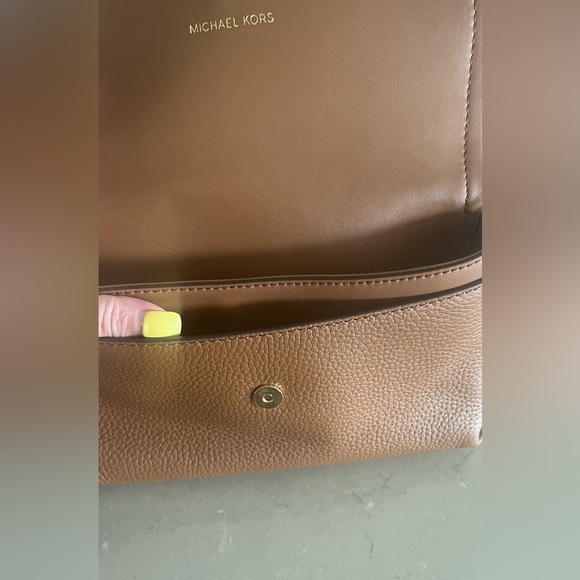 Michael Kors purse like brand new. Used once - Picture 12 of 13